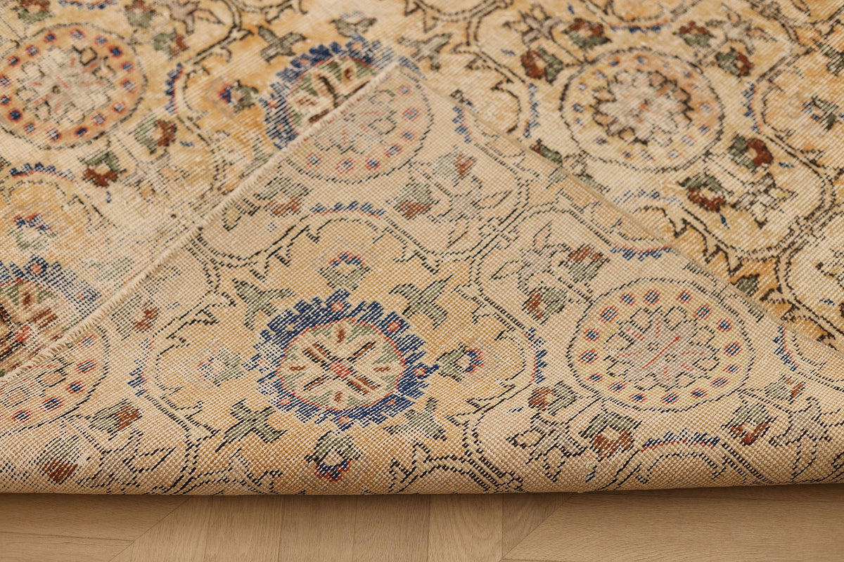 Vintage Isparta Turkish Area Rug 5x8 ft — Beige & Blue Floral (No. 40195)