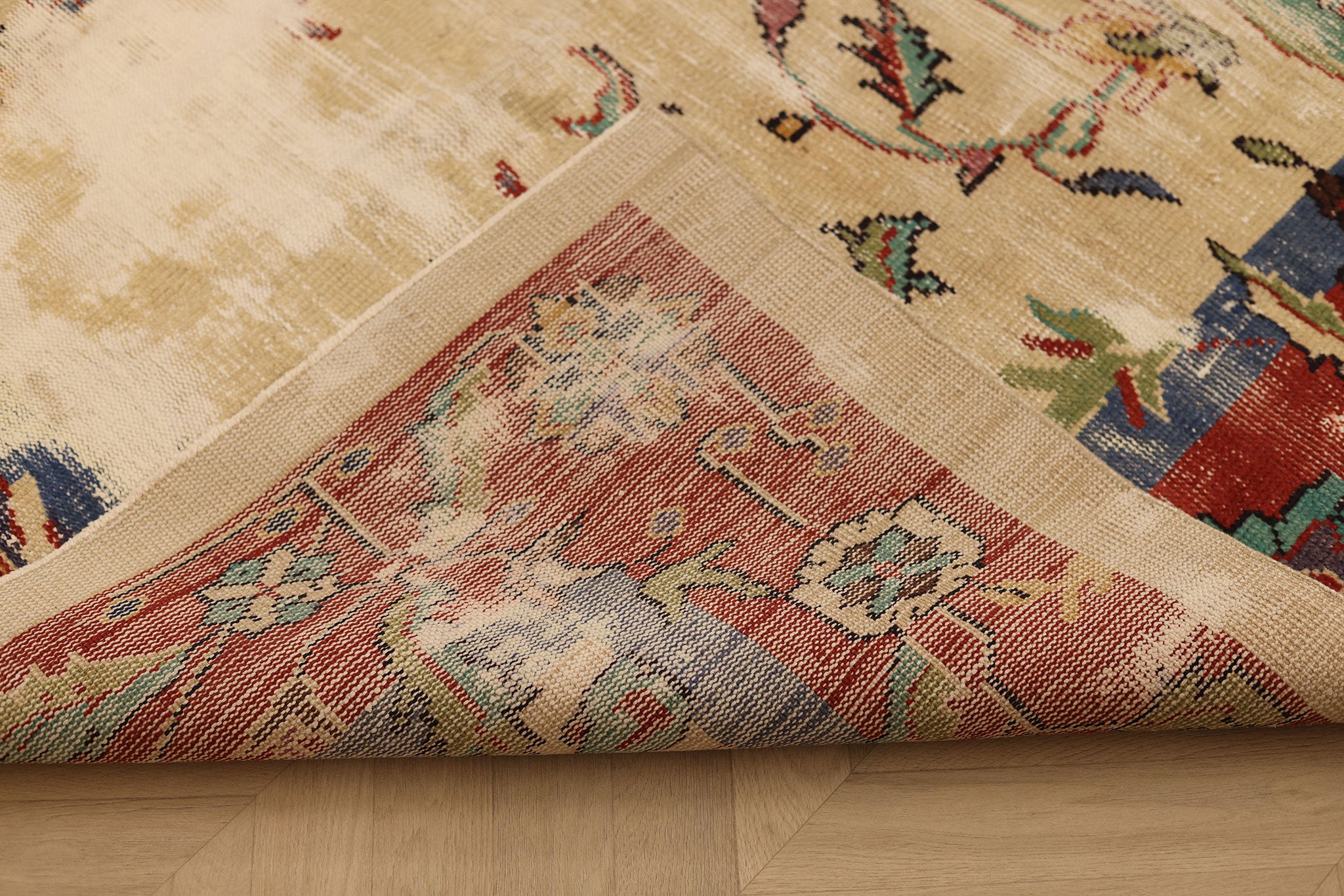 Vintage Isparta Turkish Area Rug 5x8 ft — Beige & Red Distressed