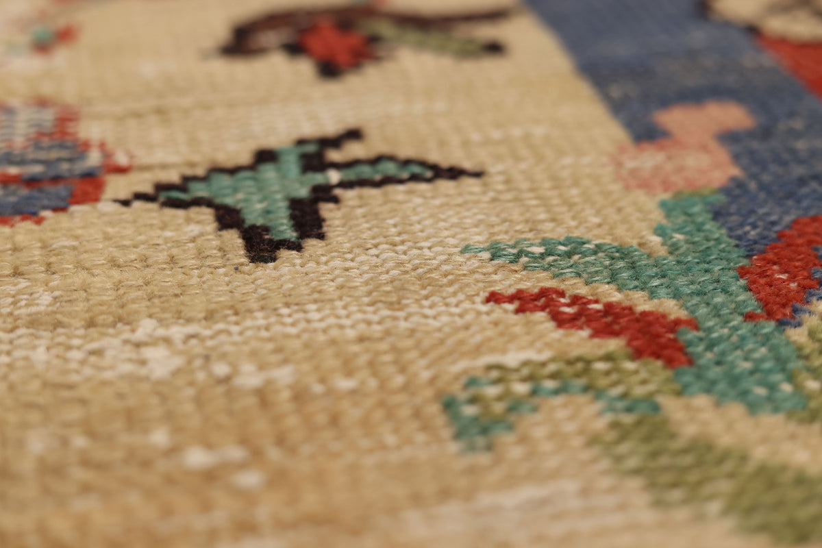 Vintage Isparta Turkish Area Rug 5x8 ft — Beige & Red Distressed