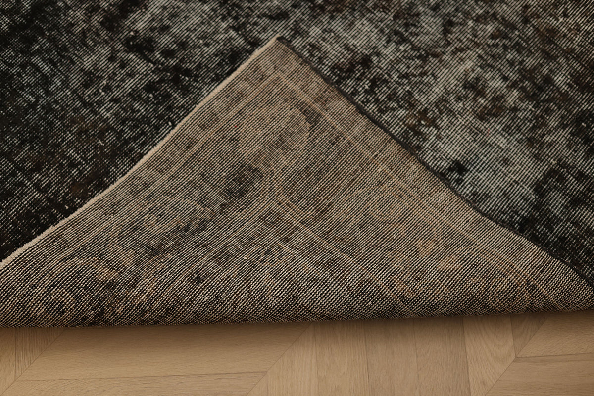 Vintage Isparta Turkish Area Rug 6x9 ft — Gray & White Overdyed