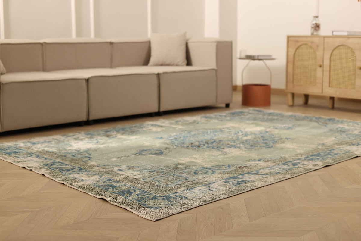 Vintage Isparta Turkish Area Rug 6x9 ft — Green & Beige Floral