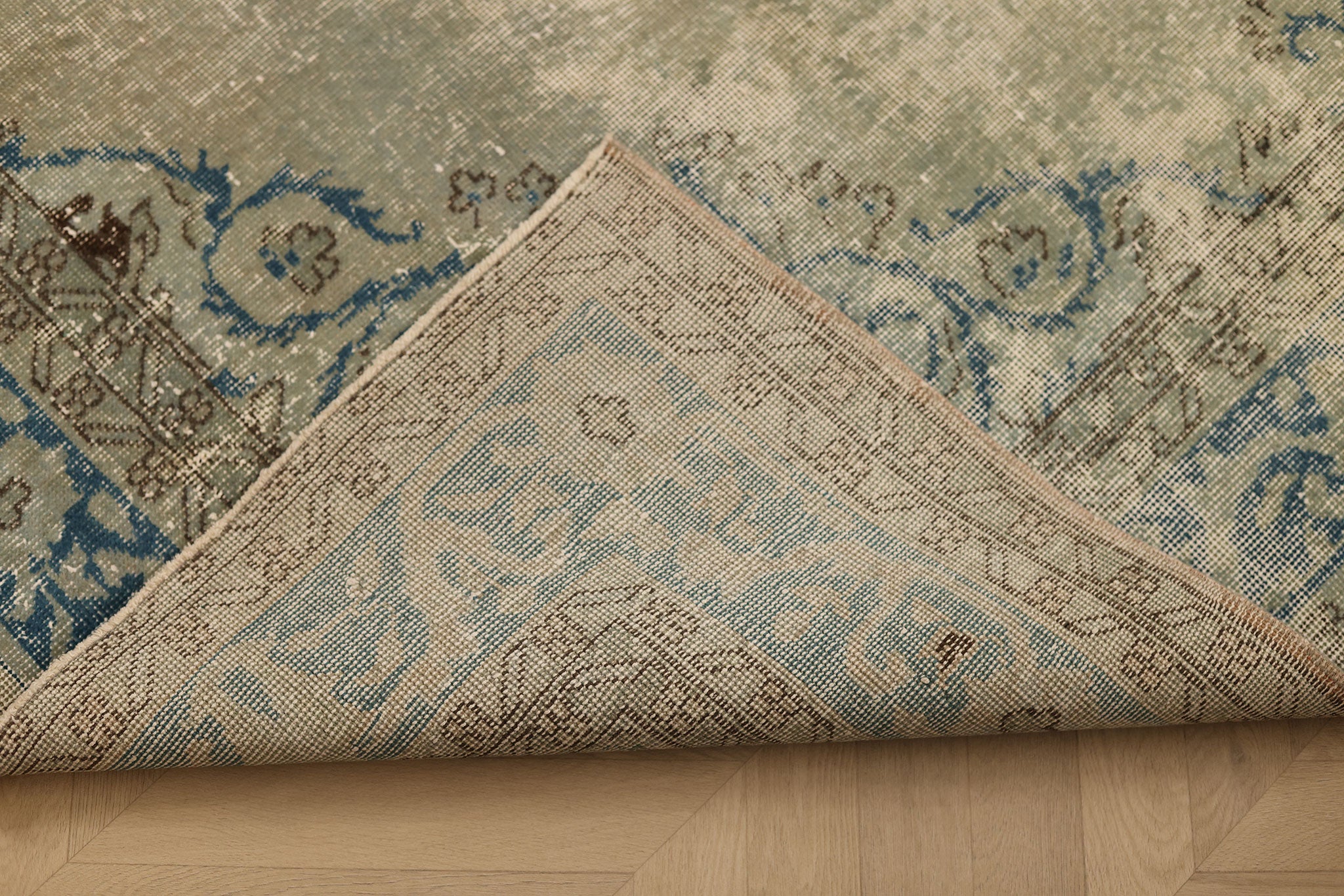 Vintage Isparta Turkish Area Rug 6x9 ft — Green & Beige Floral