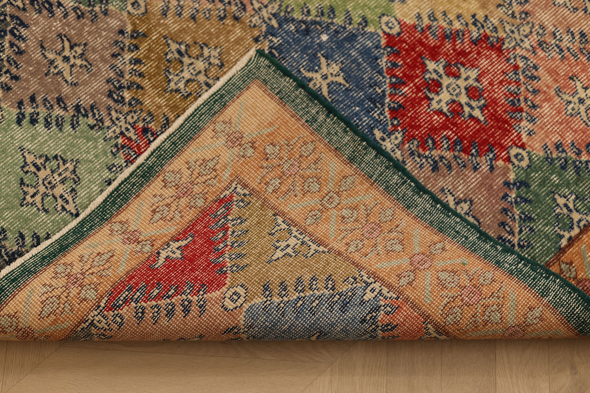 Vintage Isparta Turkish Area Rug 6x9 ft — Red & Orange Geometric