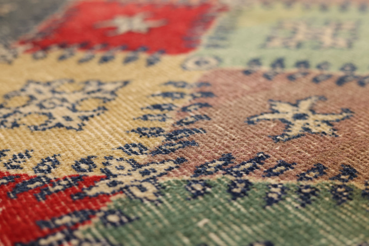 Vintage Isparta Turkish Area Rug 6x9 ft — Red & Orange Geometric