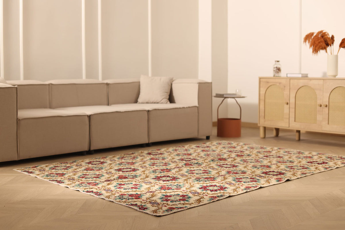 Vintage Isparta Turkish Area Rug 6x9 ft — Beige & Red Floral