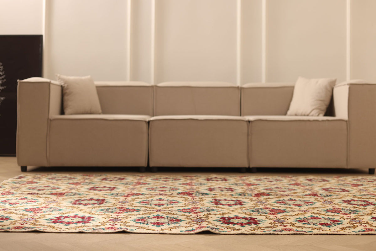 Vintage Isparta Turkish Area Rug 6x9 ft — Beige & Red Floral
