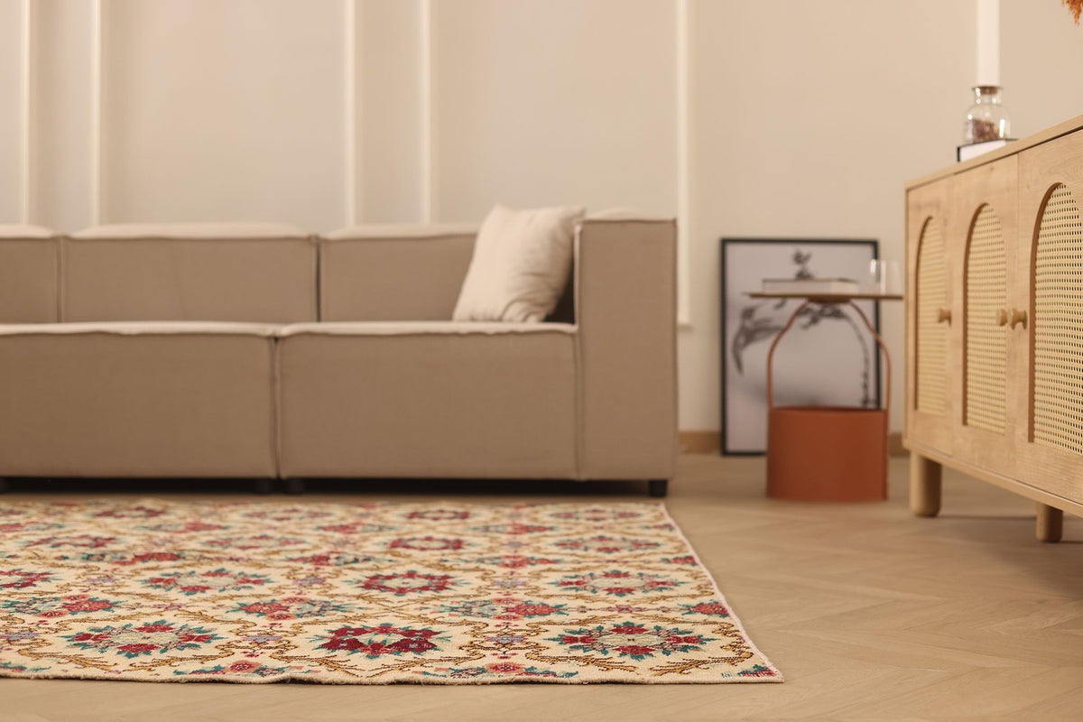 Vintage Isparta Turkish Area Rug 6x9 ft — Beige & Red Floral