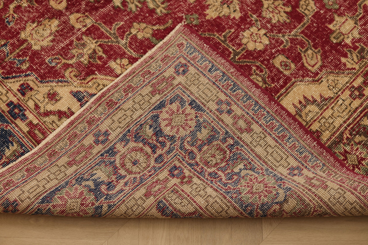 Vintage Isparta Turkish Area Rug 6x10 ft — Red & Beige maximalist