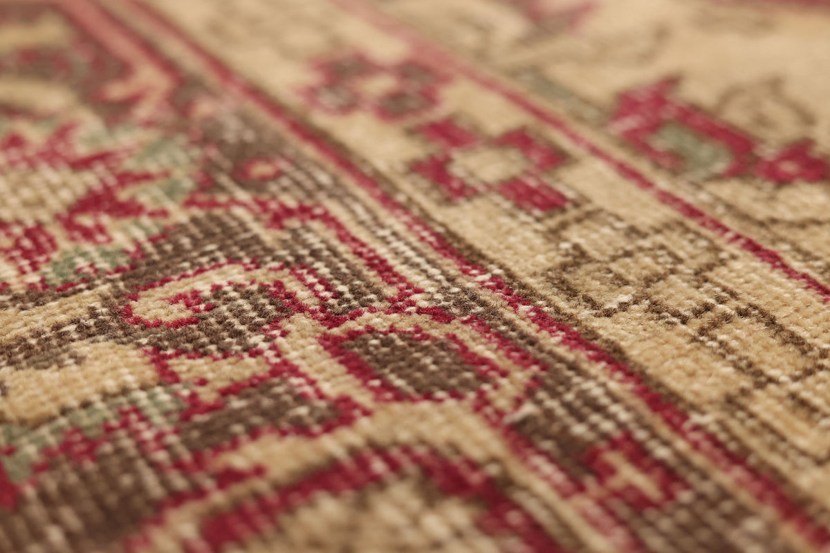 Vintage Isparta Turkish Area Rug 6x10 ft — Red & Beige maximalist