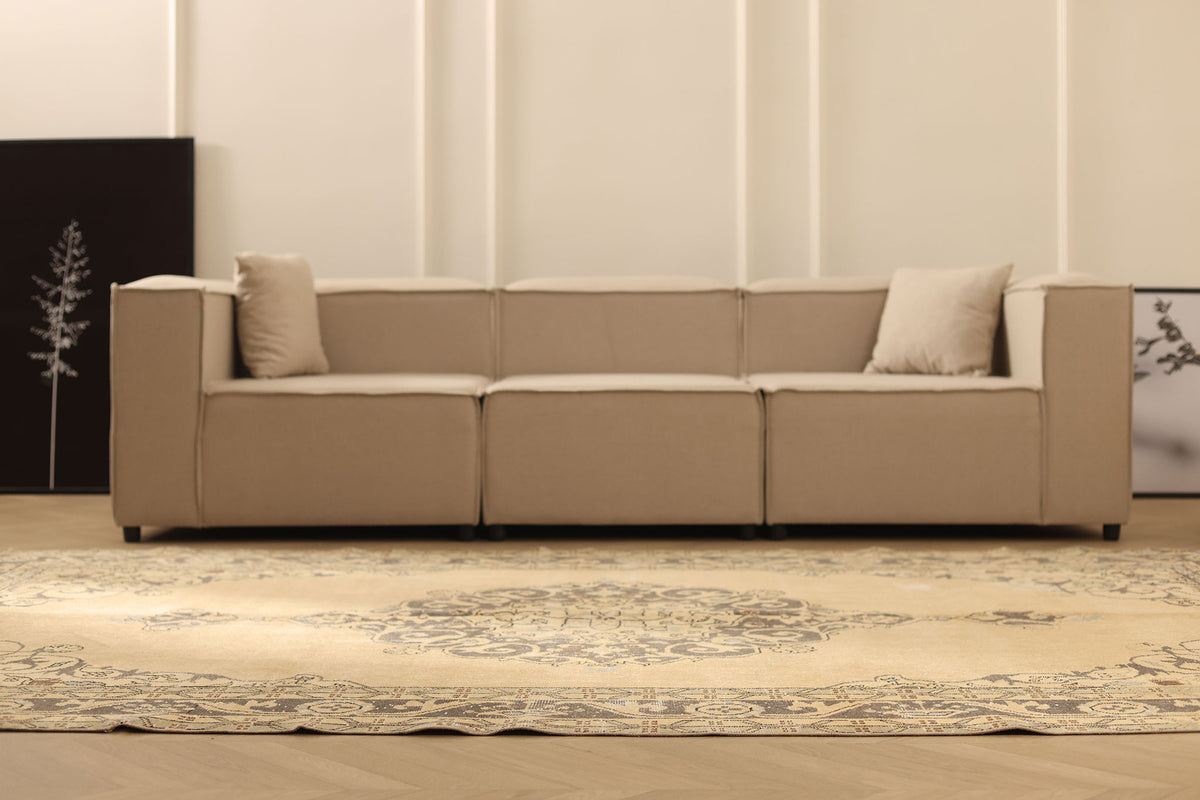 Vintage Isparta Turkish Area Rug 6x10 ft — Beige & Gray Floral (No. 40339)