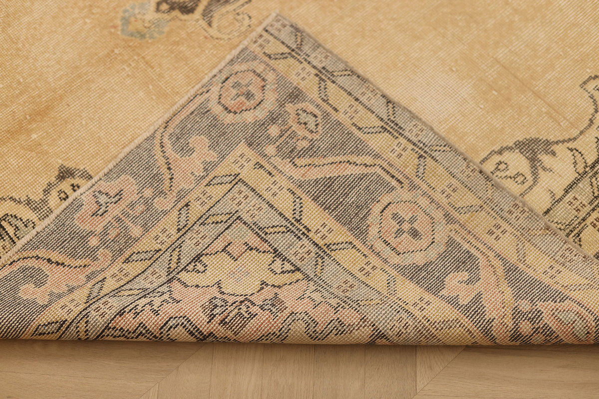 Vintage Isparta Turkish Area Rug 6x10 ft — Beige & Gray Floral (No. 40339)