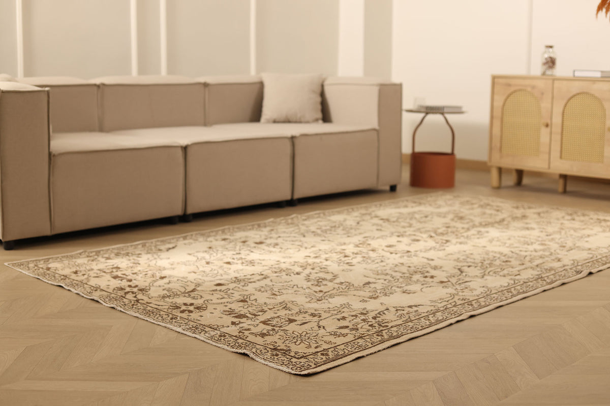 Vintage Isparta Turkish Area Rug 5x10 ft — Beige & Brown Floral (No. 40344)