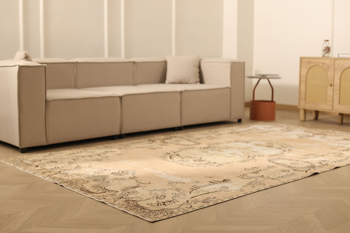 Vintage Isparta Turkish Area Rug 6x10 ft — Beige & Orange Floral (No. 40367)