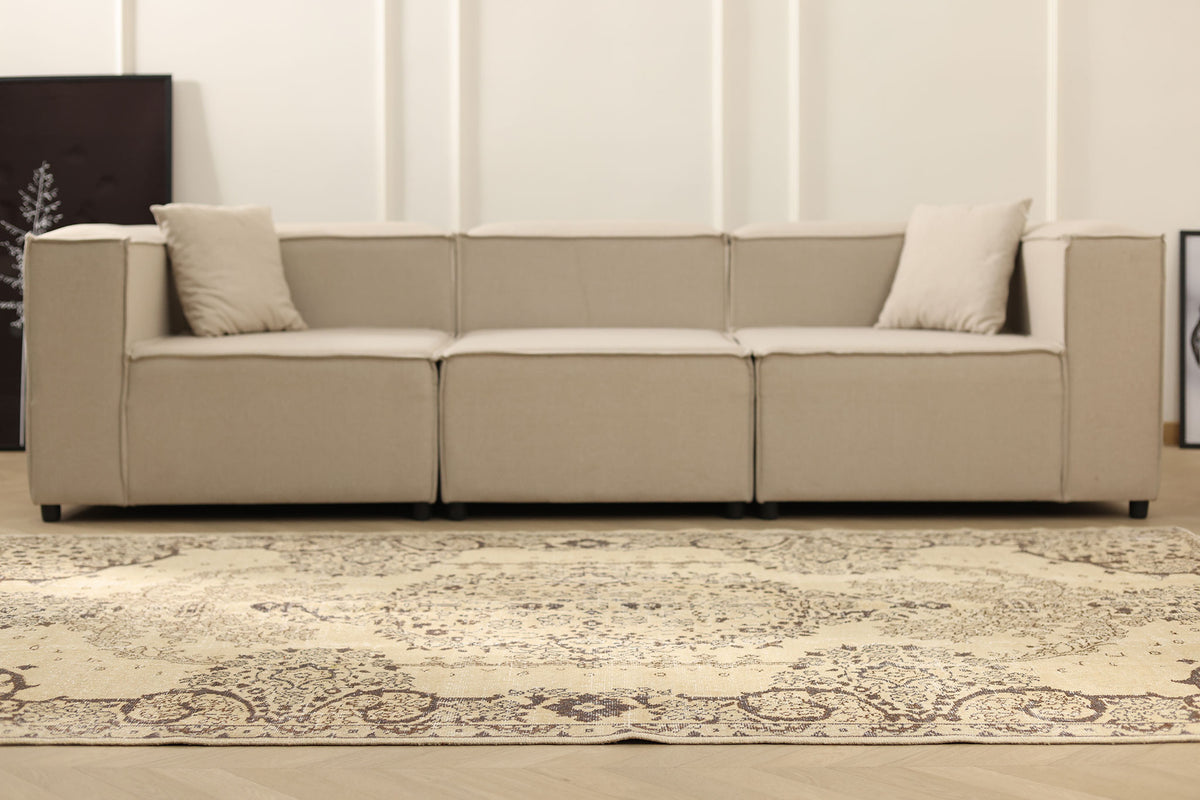 Vintage Isparta Turkish Area Rug 5x9 ft — Beige Floral (No. 40381)