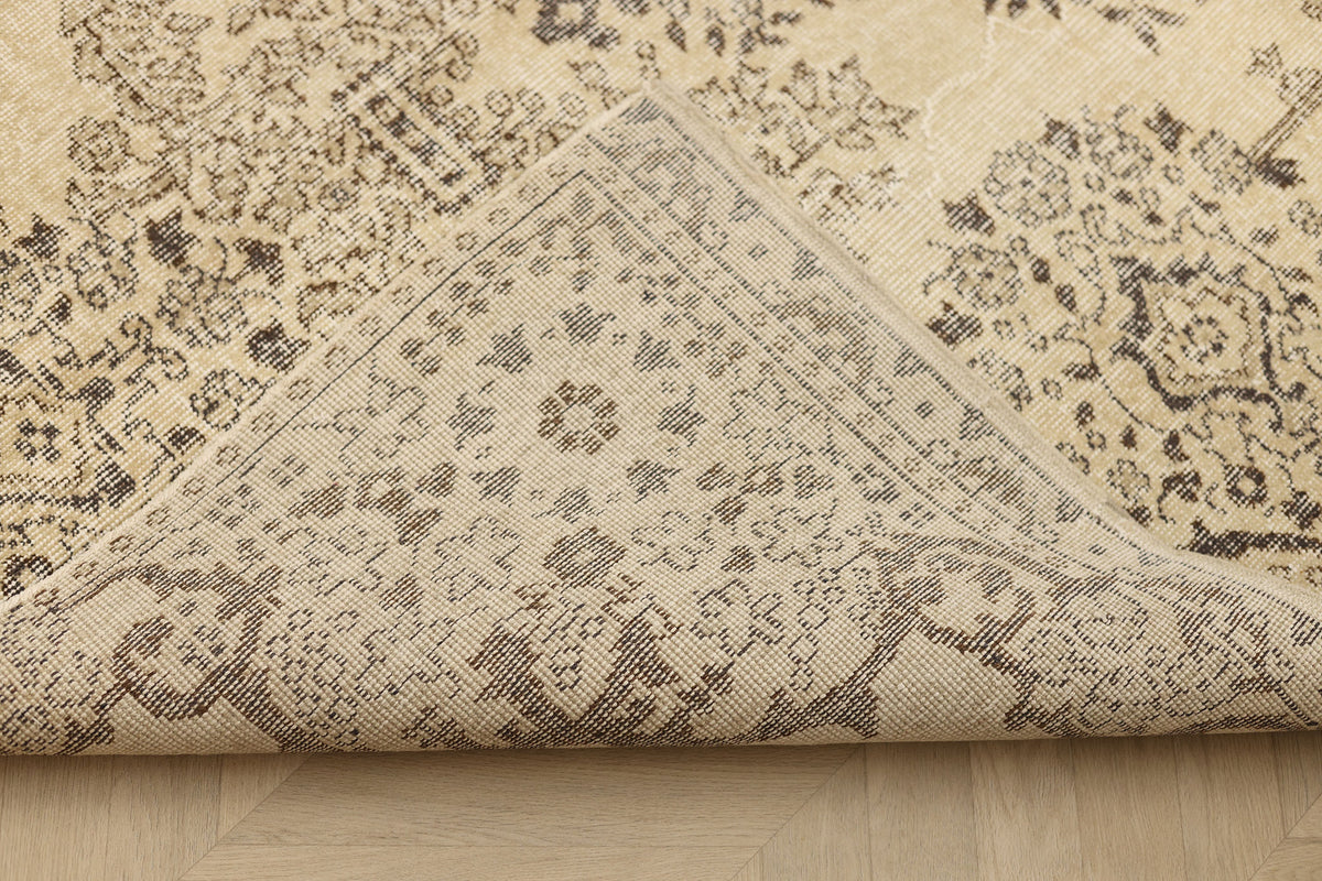 Vintage Isparta Turkish Area Rug 5x9 ft — Beige Floral (No. 40381)