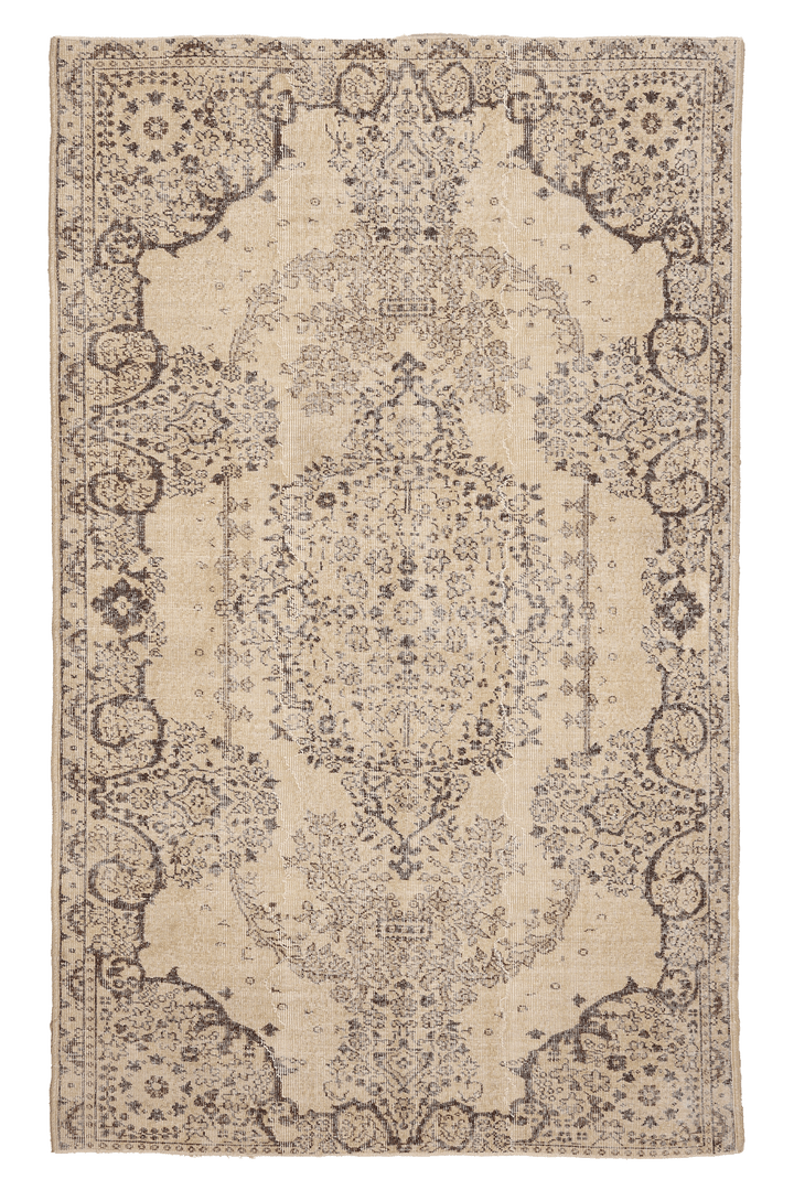 Vintage Isparta Turkish Area Rug 5x9 ft — Beige Floral (No. 40381)