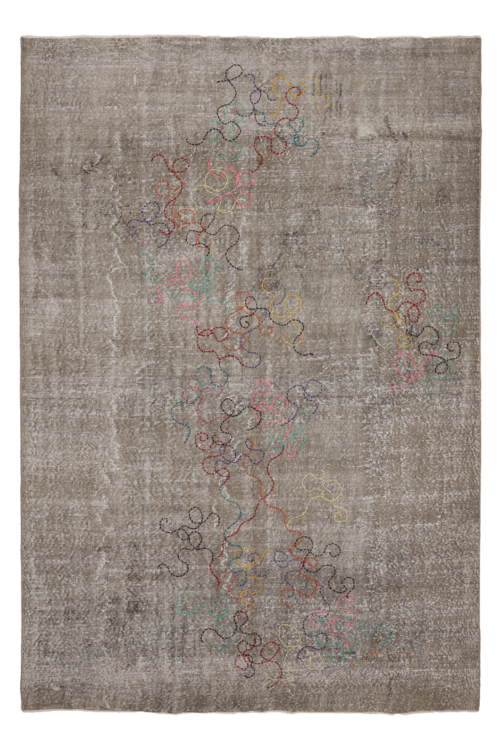 Vintage Isparta Turkish Area Rug 6x9 ft — Gray minimalist