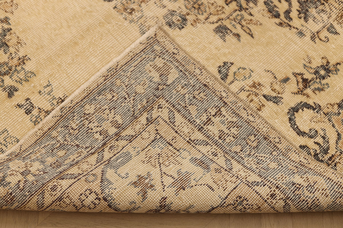 Vintage Isparta Turkish Area Rug 5x8 ft — Beige & Blue Floral (No. 40400)