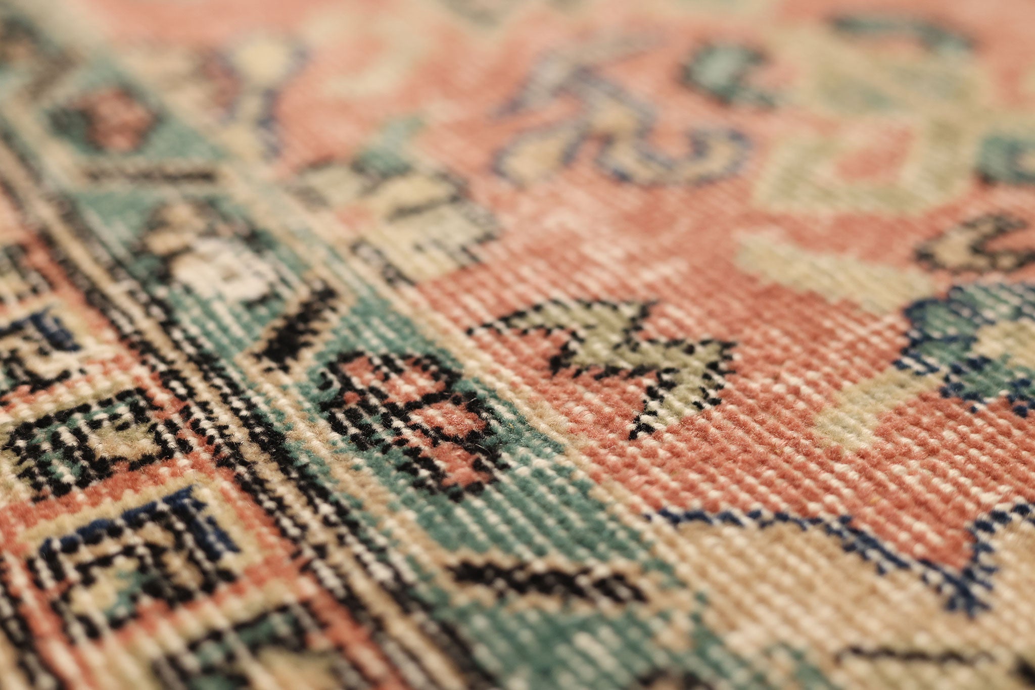 Vintage Isparta Turkish Area Rug 6x9 ft — Beige & Pink Floral (No. 40407)