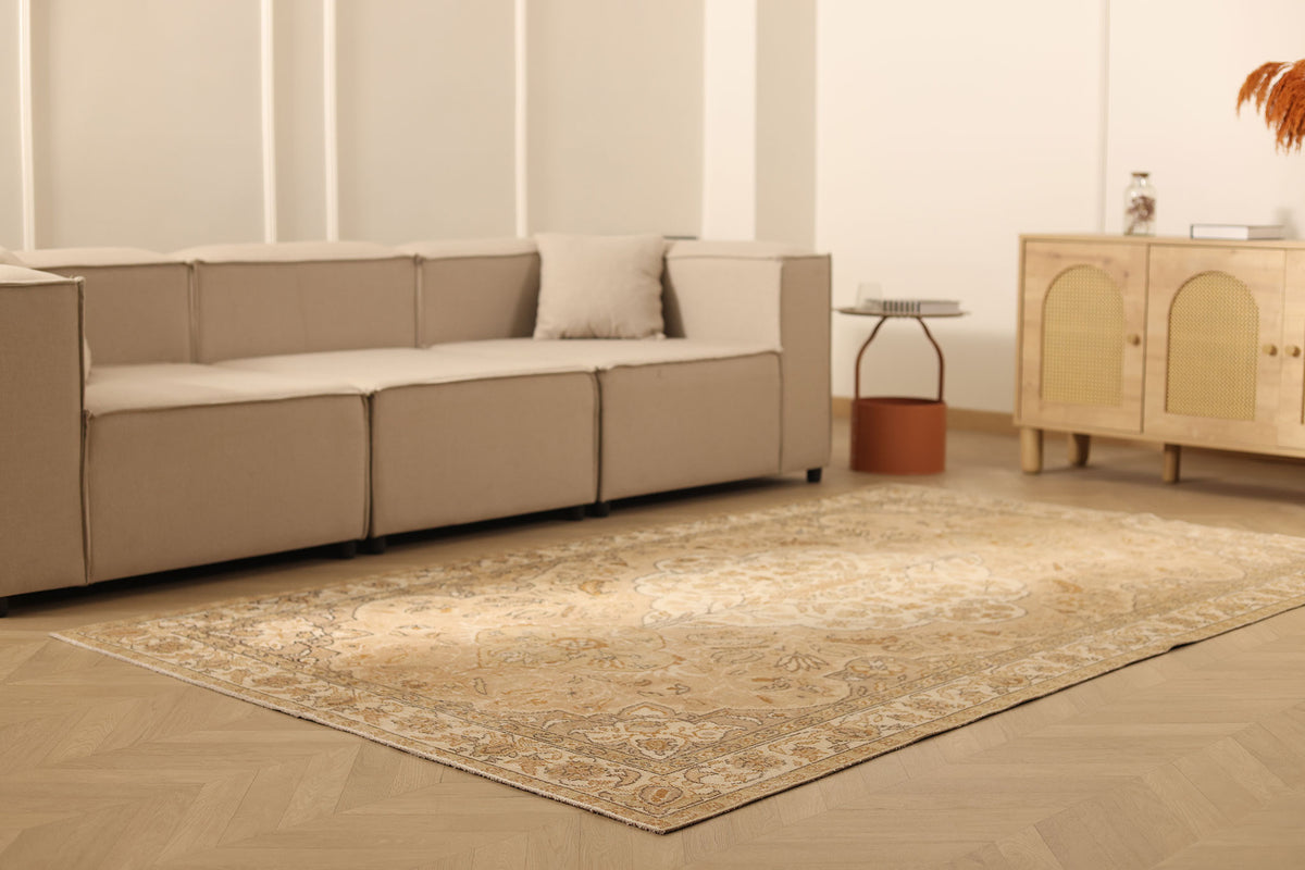 Vintage Isparta Turkish Area Rug 5x9 ft — Beige & Brown Floral (No. 40445)