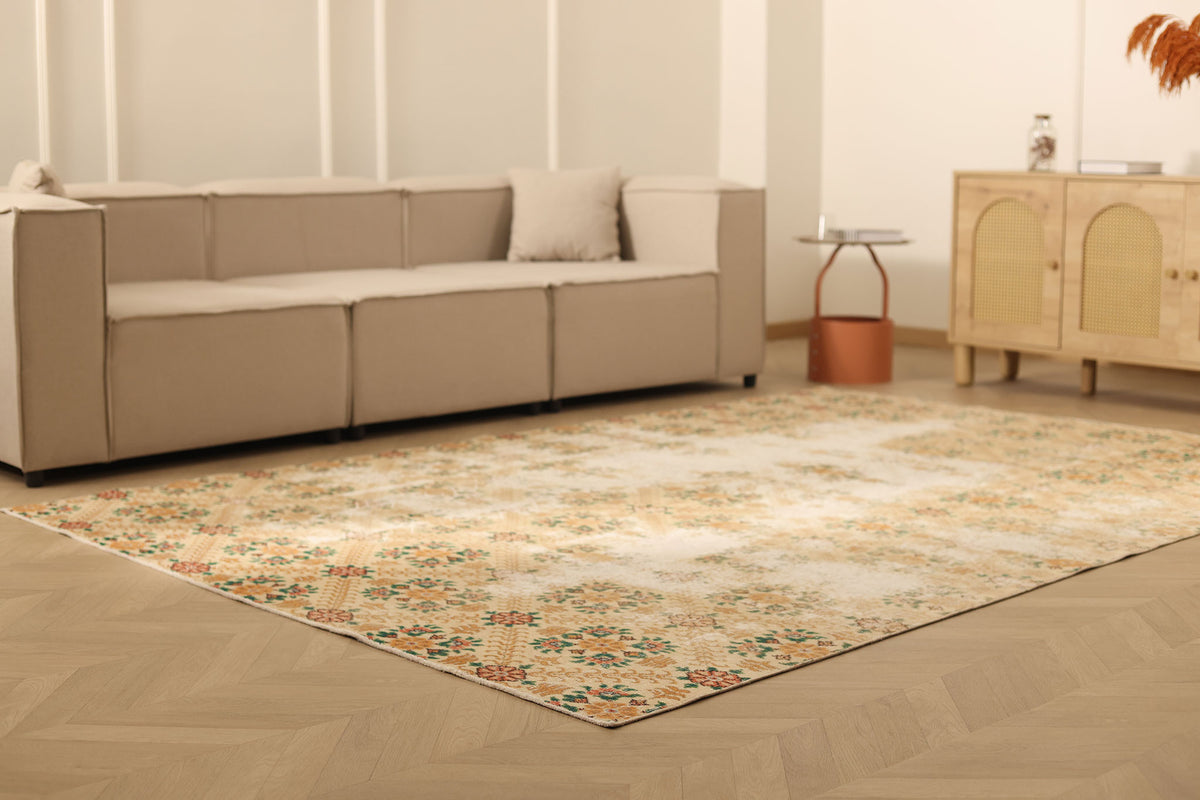 Vintage Isparta Turkish Area Rug 6x9 ft — Beige & Green Floral (No. 40472)