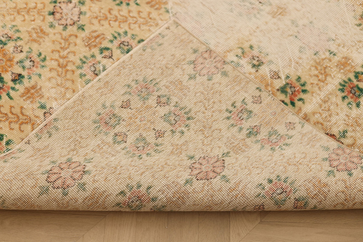 Vintage Isparta Turkish Area Rug 6x9 ft — Beige & Green Floral (No. 40472)