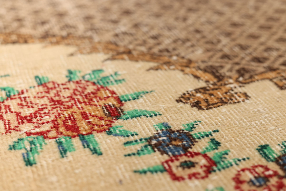 Vintage Isparta Turkish Area Rug 6x10 ft — Beige & Brown Floral (No. 40479)