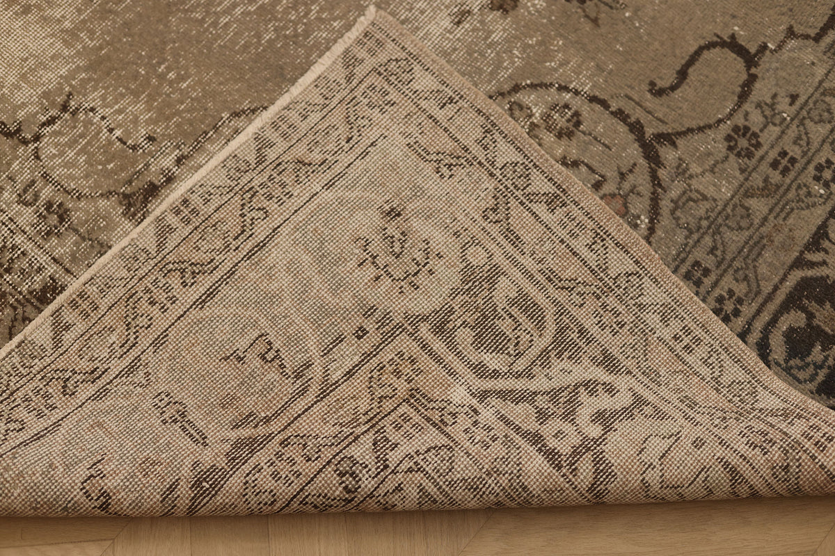 Vintage Isparta Turkish Area Rug 7x10 ft — Beige & Gray Distressed