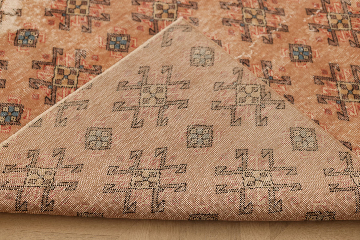 Vintage Isparta Turkish Area Rug 6x9 ft — Brown & Pink Distressed