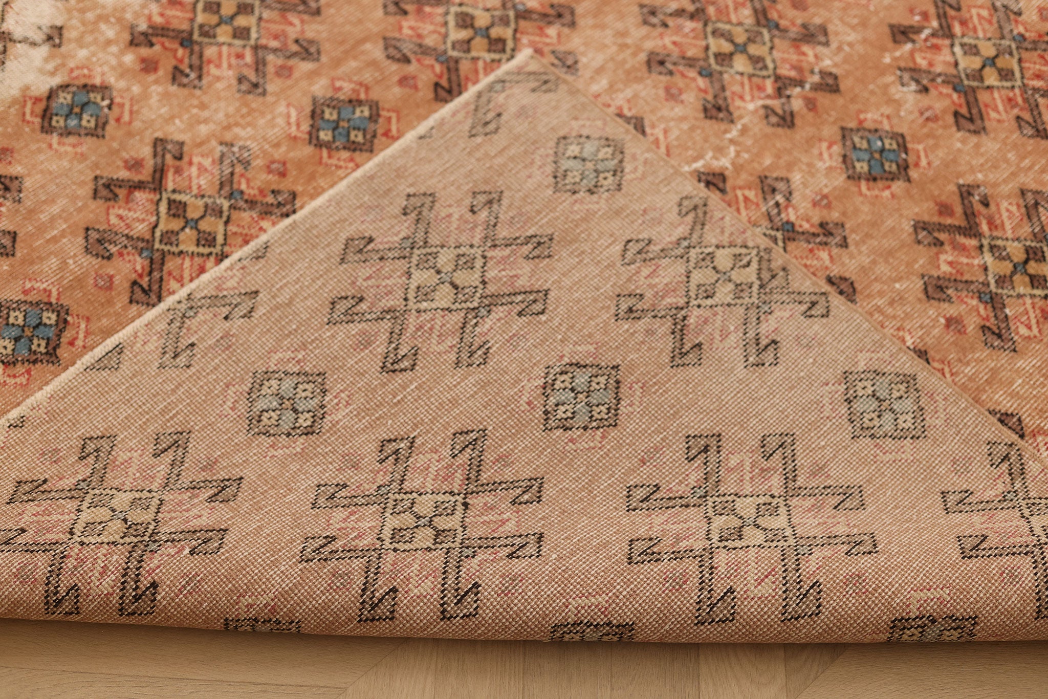 Vintage Isparta Turkish Area Rug 6x9 ft — Brown & Pink Distressed