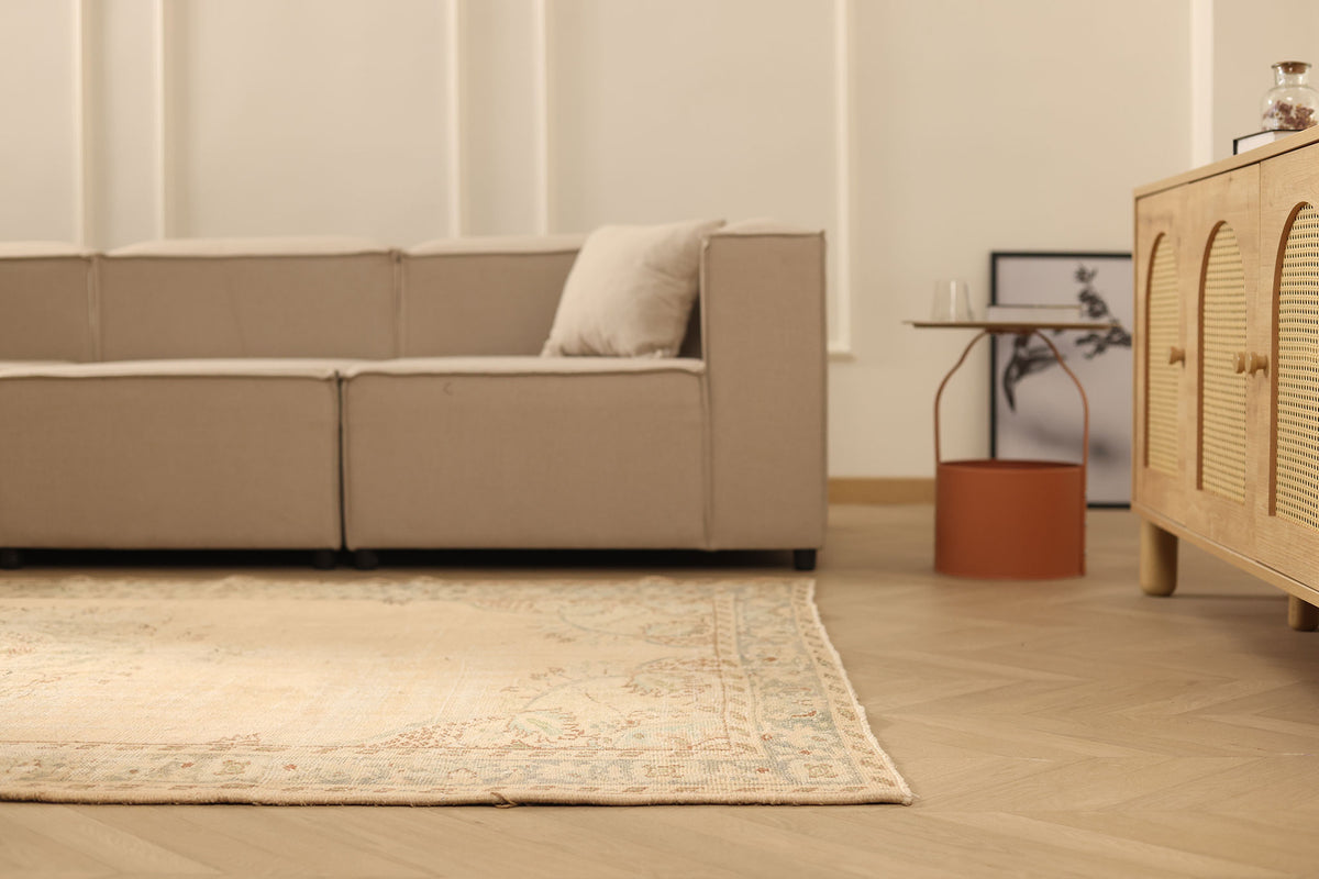 Vintage Manisa Turkish Area Rug 5x8 ft — Beige & Gray Floral (No. 40503)