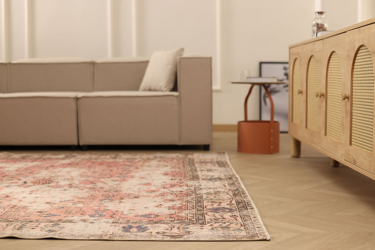 Vintage Isparta Turkish Area Rug 7x10 ft — Beige & Gray Floral (No. 40528)