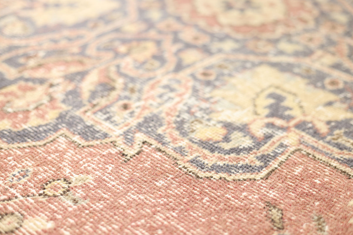 Vintage Isparta Turkish Area Rug 5x8 ft — Red & Beige Floral (No. 40603)