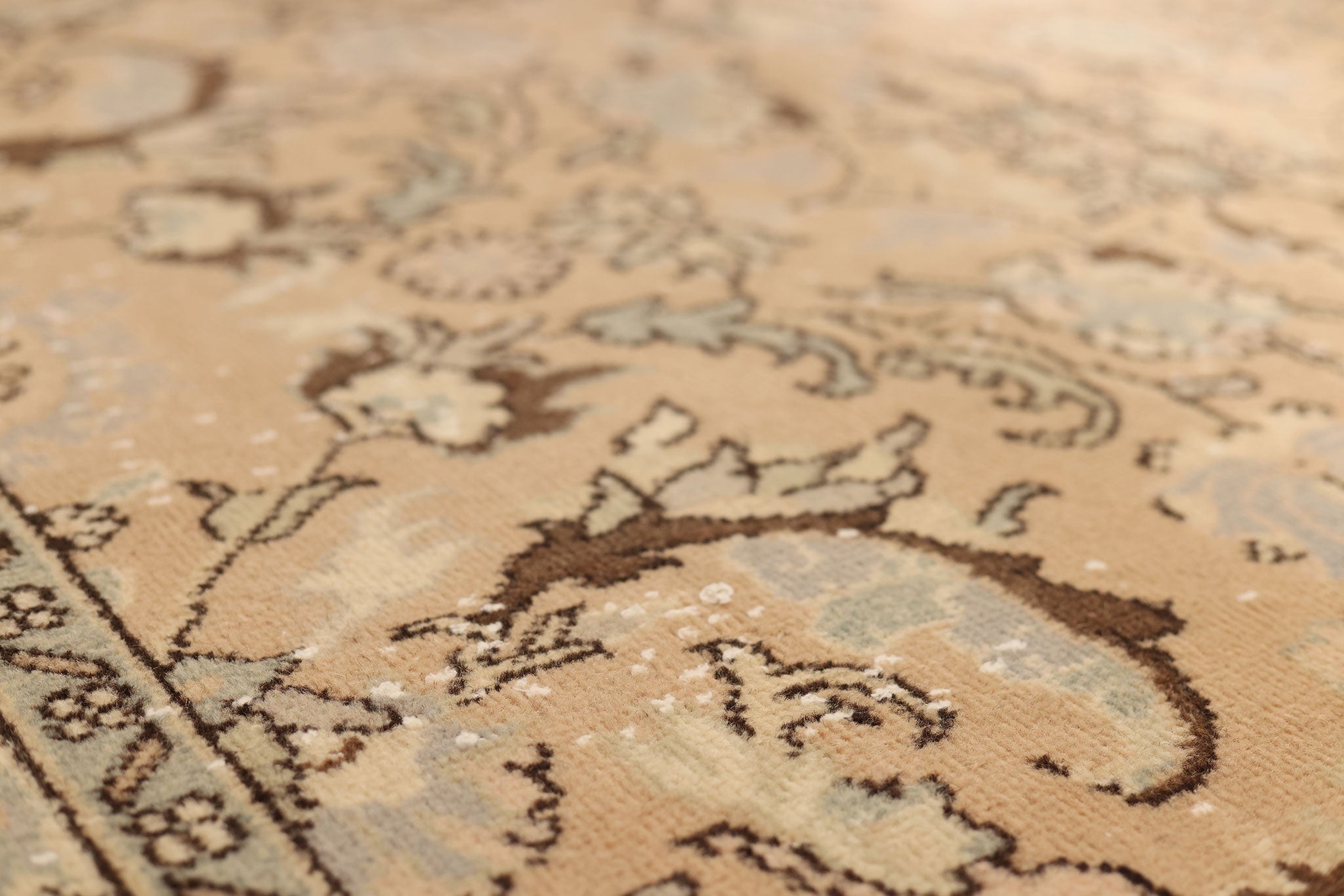 Vintage Isparta Turkish Area Rug 5x9 ft — Orange & Beige Floral (No. 40647)
