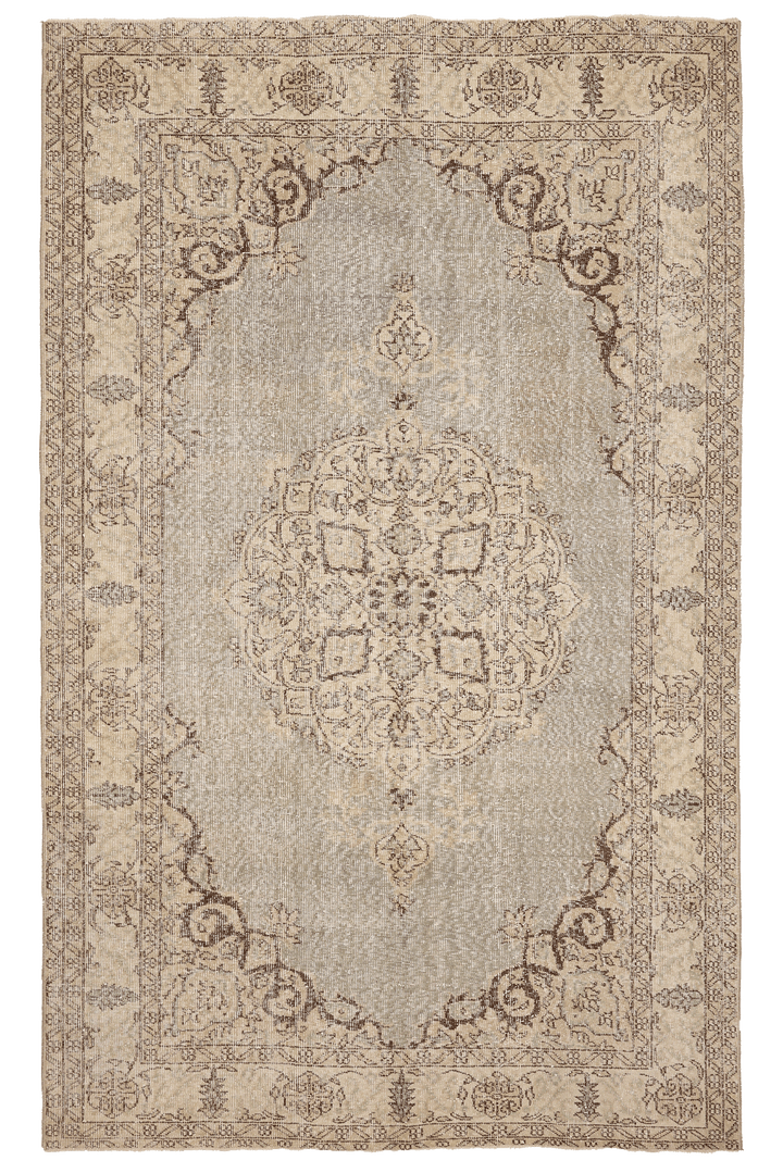 Vintage Isparta Turkish Area Rug 5x9 ft — Gray & Beige Floral
