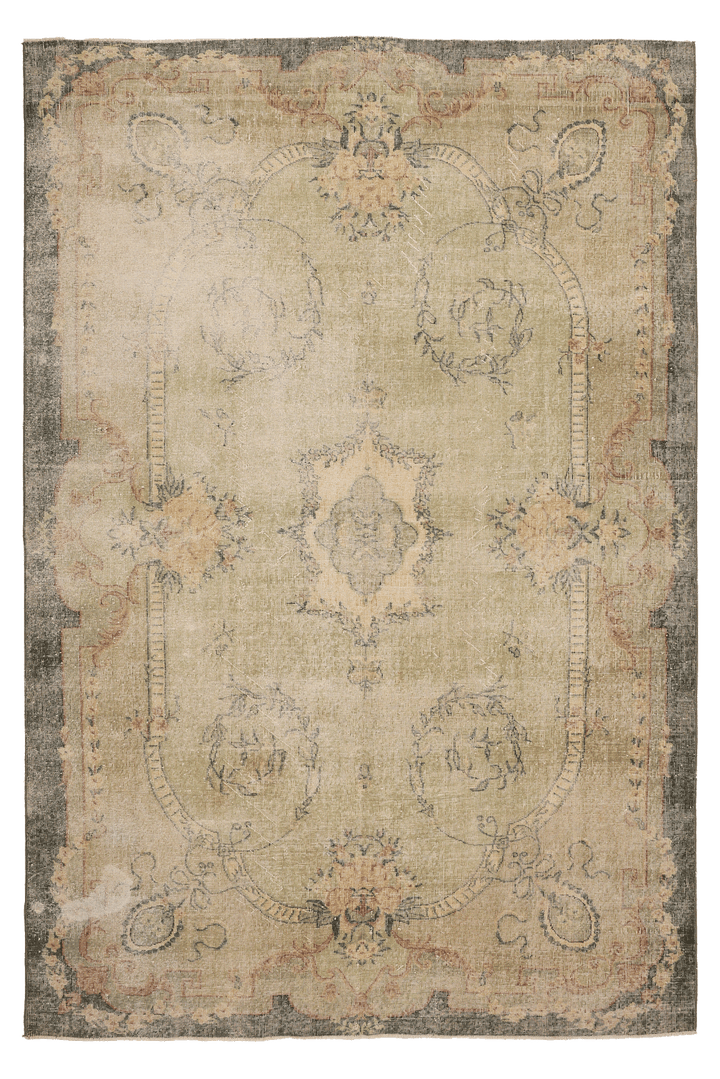 Vintage Isparta Turkish Area Rug 6x9 ft — Red & Green Floral