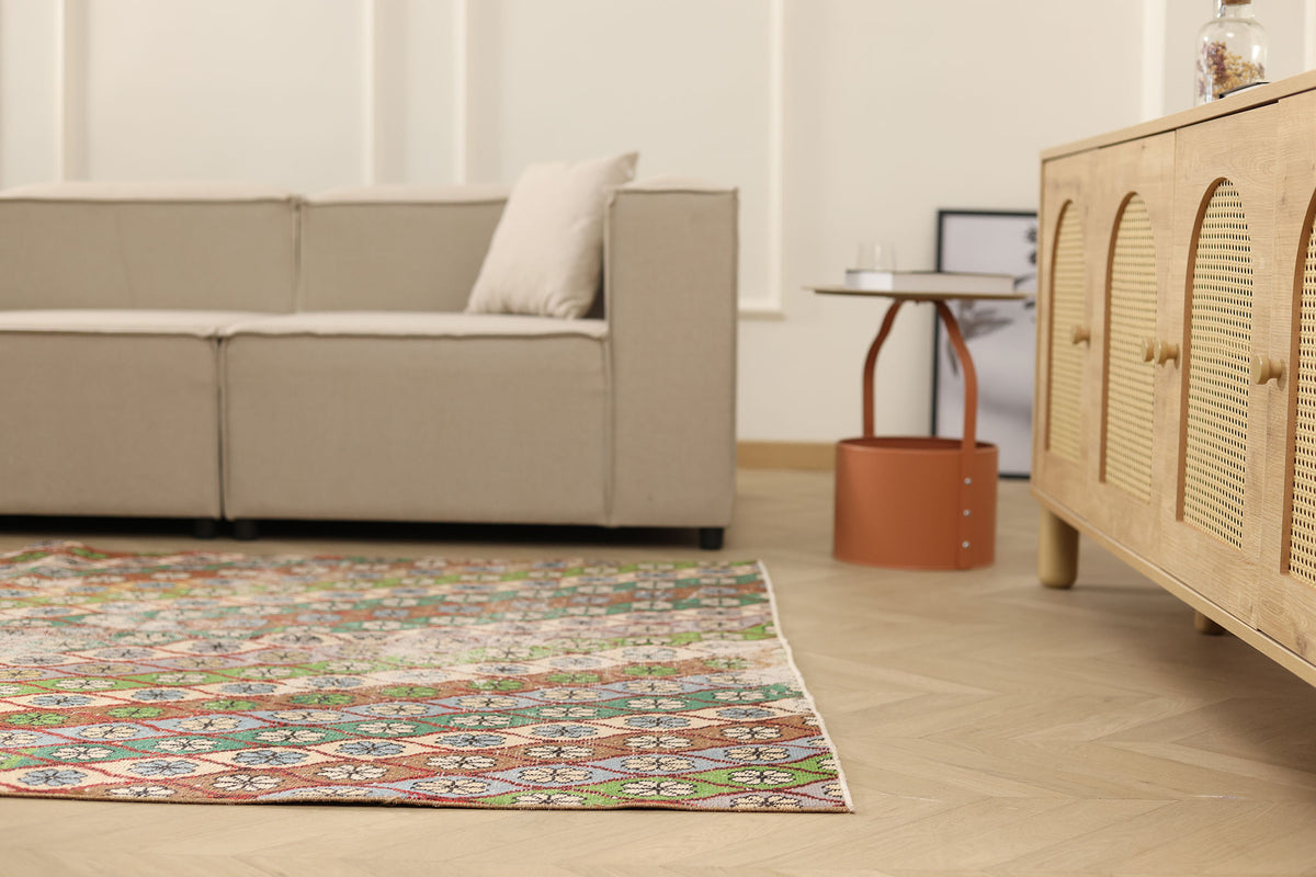 Vintage Isparta Turkish Area Rug 5x9 ft — Green & Beige Floral (No. 40669)
