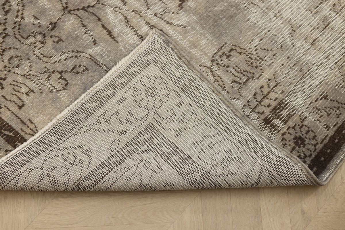 Vintage Manisa Turkish Area Rug 5x8 ft — Gray Floral