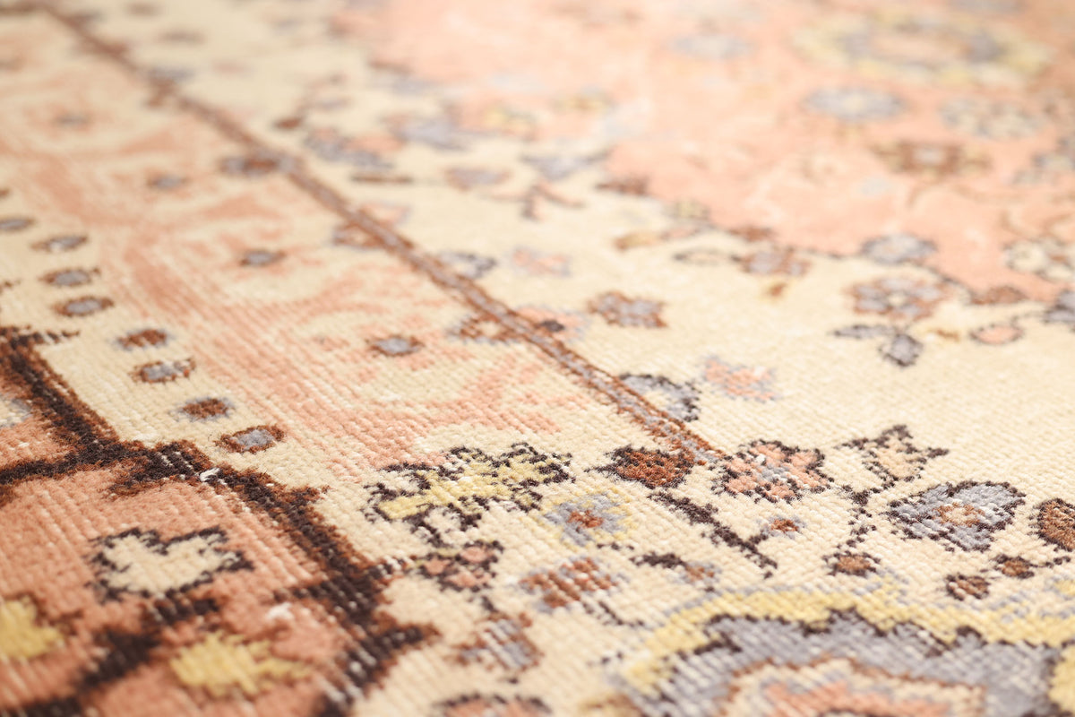 Vintage Isparta Turkish Area Rug 5x9 ft — Beige & Red Floral (No. 40695)