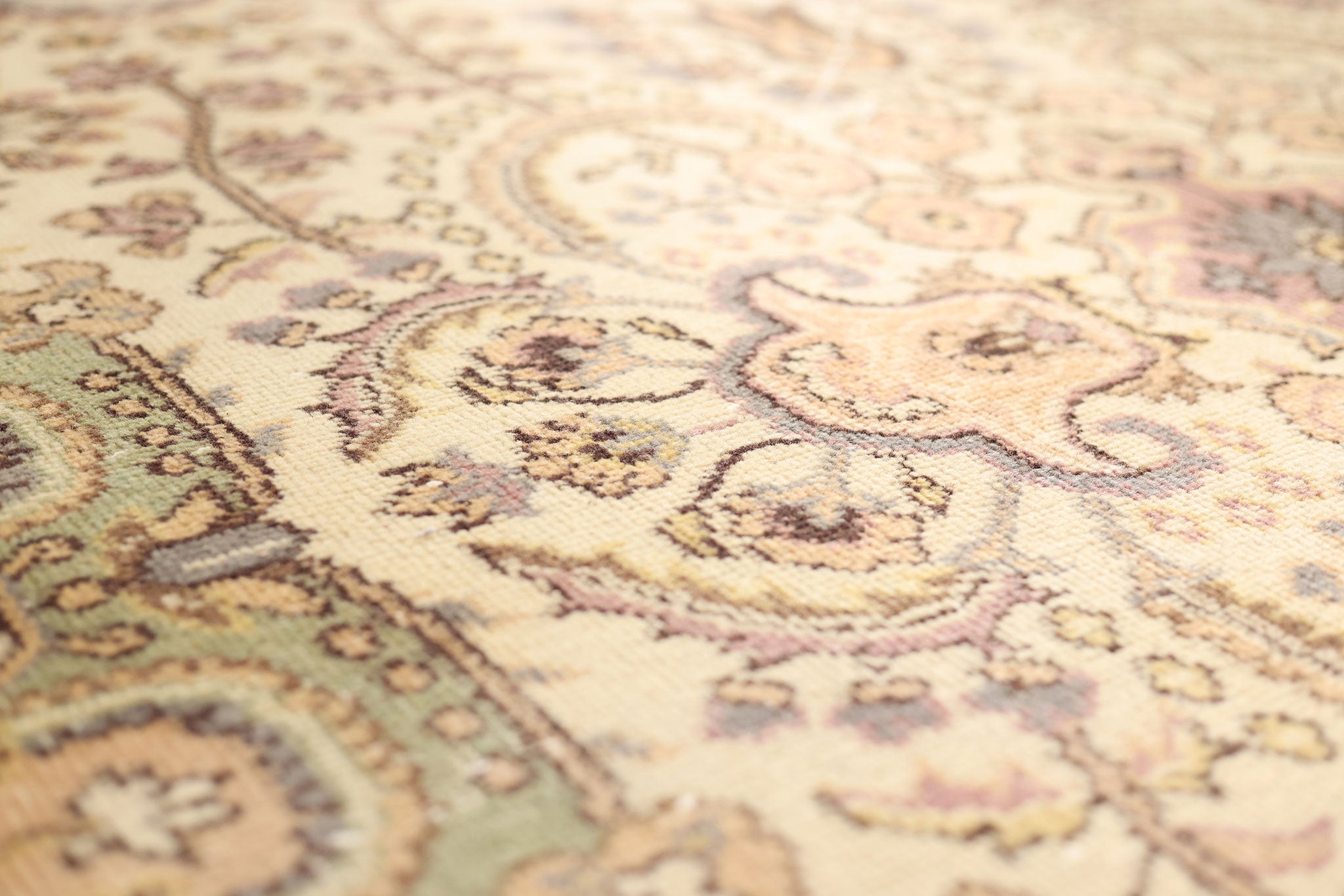 Vintage Isparta Turkish Area Rug 5x9 ft — Beige & Green Floral (No. 40696)