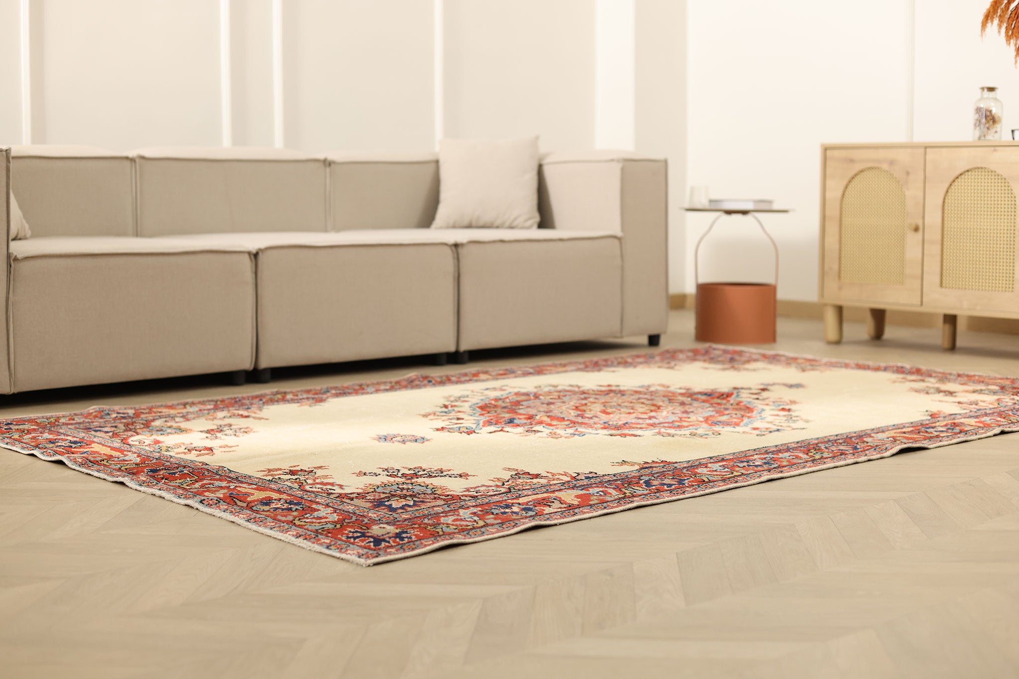 Vintage Isparta Turkish Area Rug 5x9 ft — Beige & Red Floral (No. 40698)