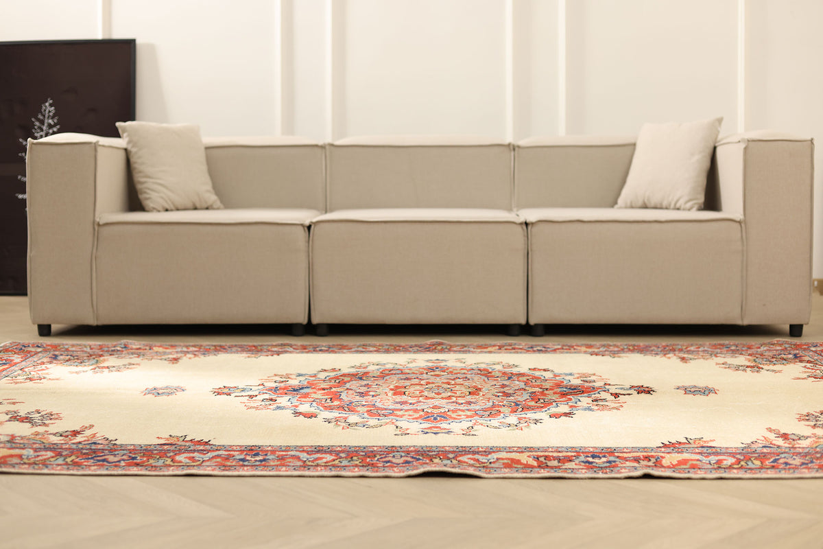 Vintage Isparta Turkish Area Rug 5x9 ft — Beige & Red Floral (No. 40698)