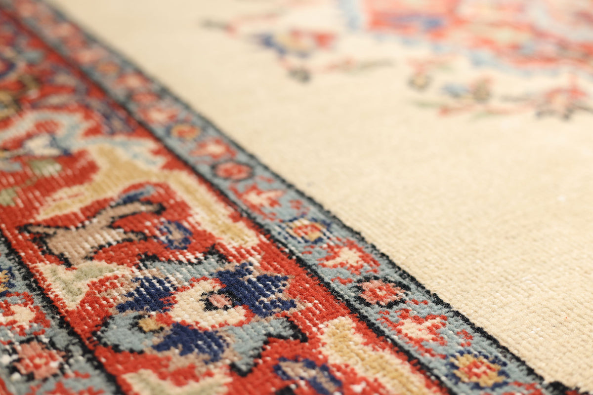 Vintage Isparta Turkish Area Rug 5x9 ft — Beige & Red Floral (No. 40698)