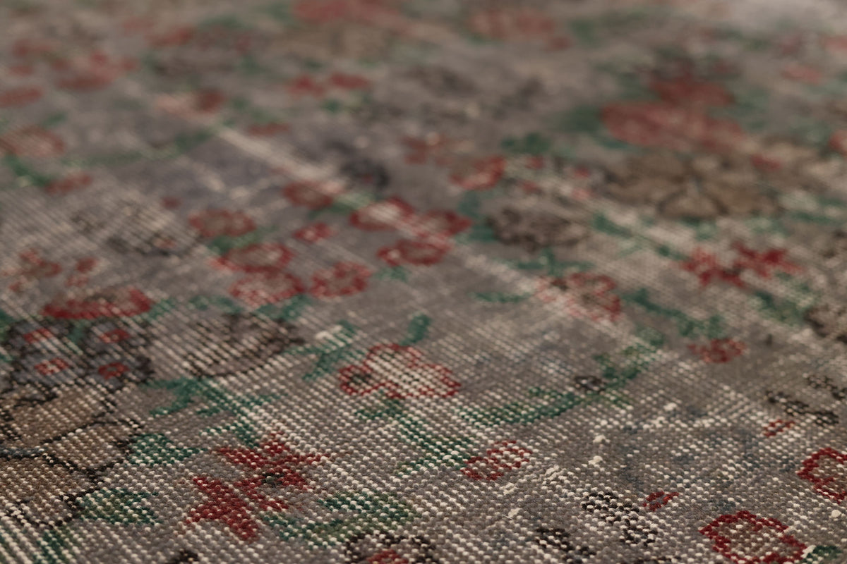 Vintage Isparta Turkish Area Rug 7x10 ft — Gray & Red Floral