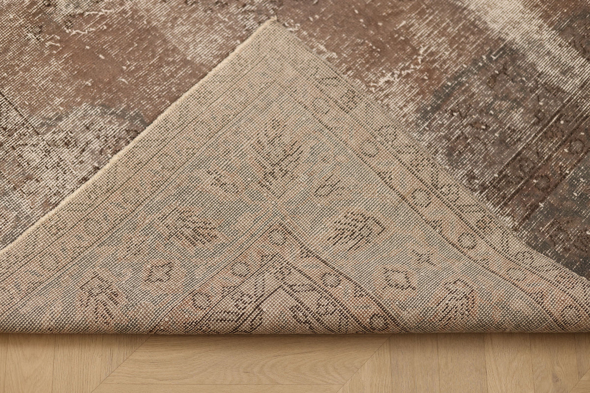 Vintage Isparta Turkish Area Rug 6x10 ft — Brown & Gray Distressed