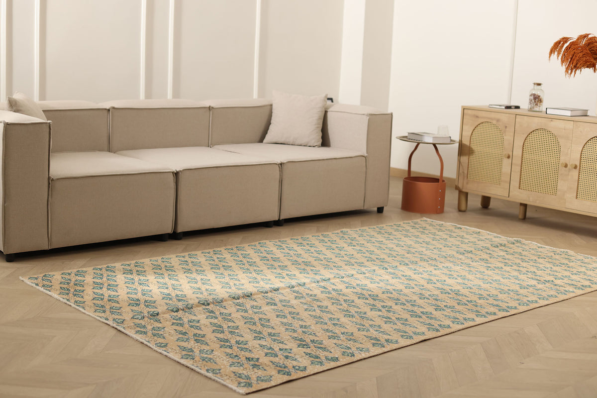 Vintage Isparta Turkish Area Rug 5x9 ft — Beige & Green Floral
