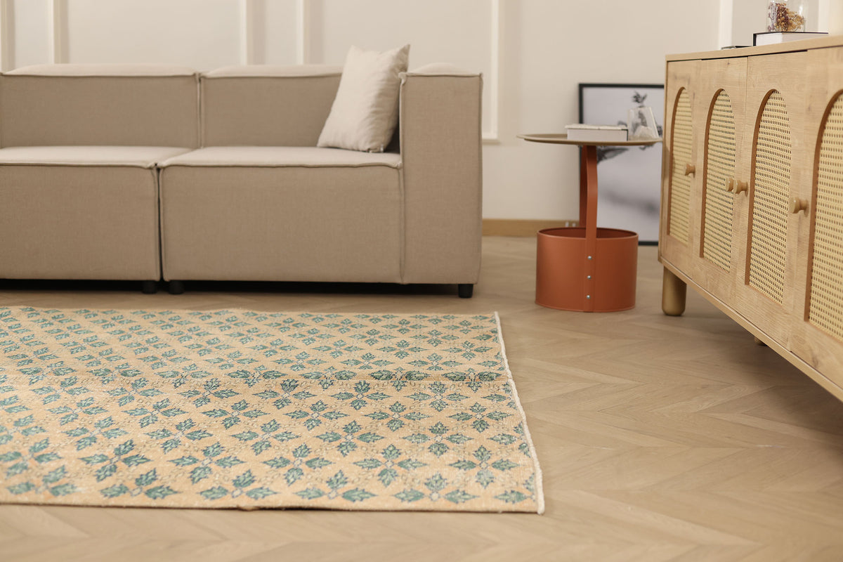 Vintage Isparta Turkish Area Rug 5x9 ft — Beige & Green Floral