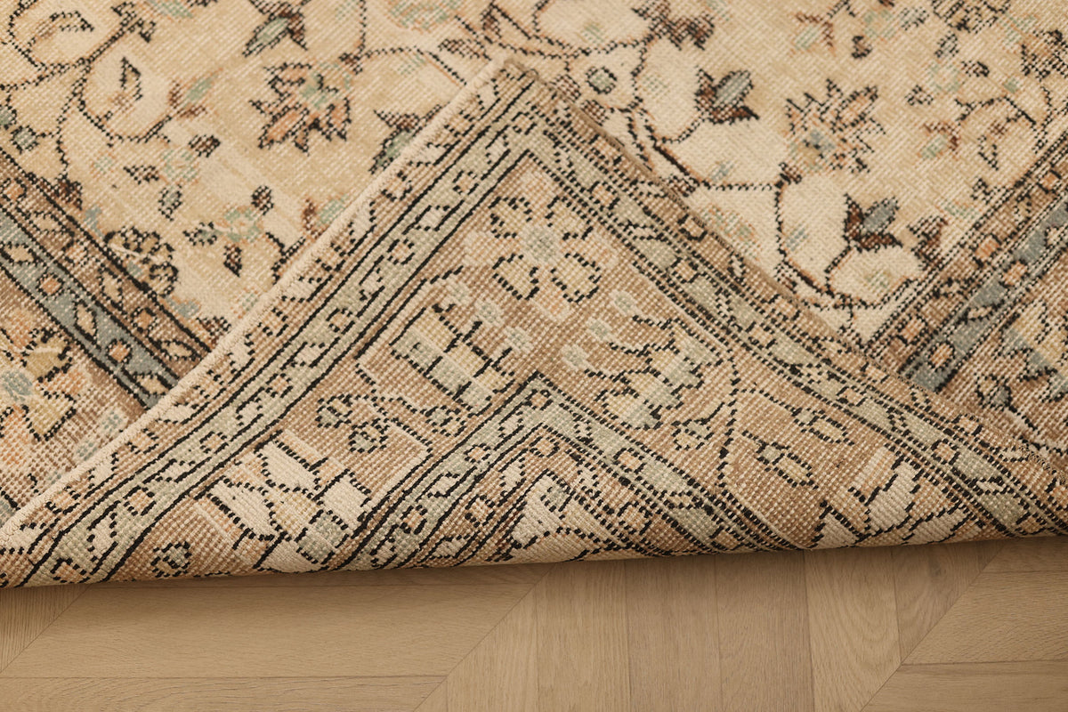 Vintage Isparta Turkish Area Rug 7x9 ft — Beige Floral