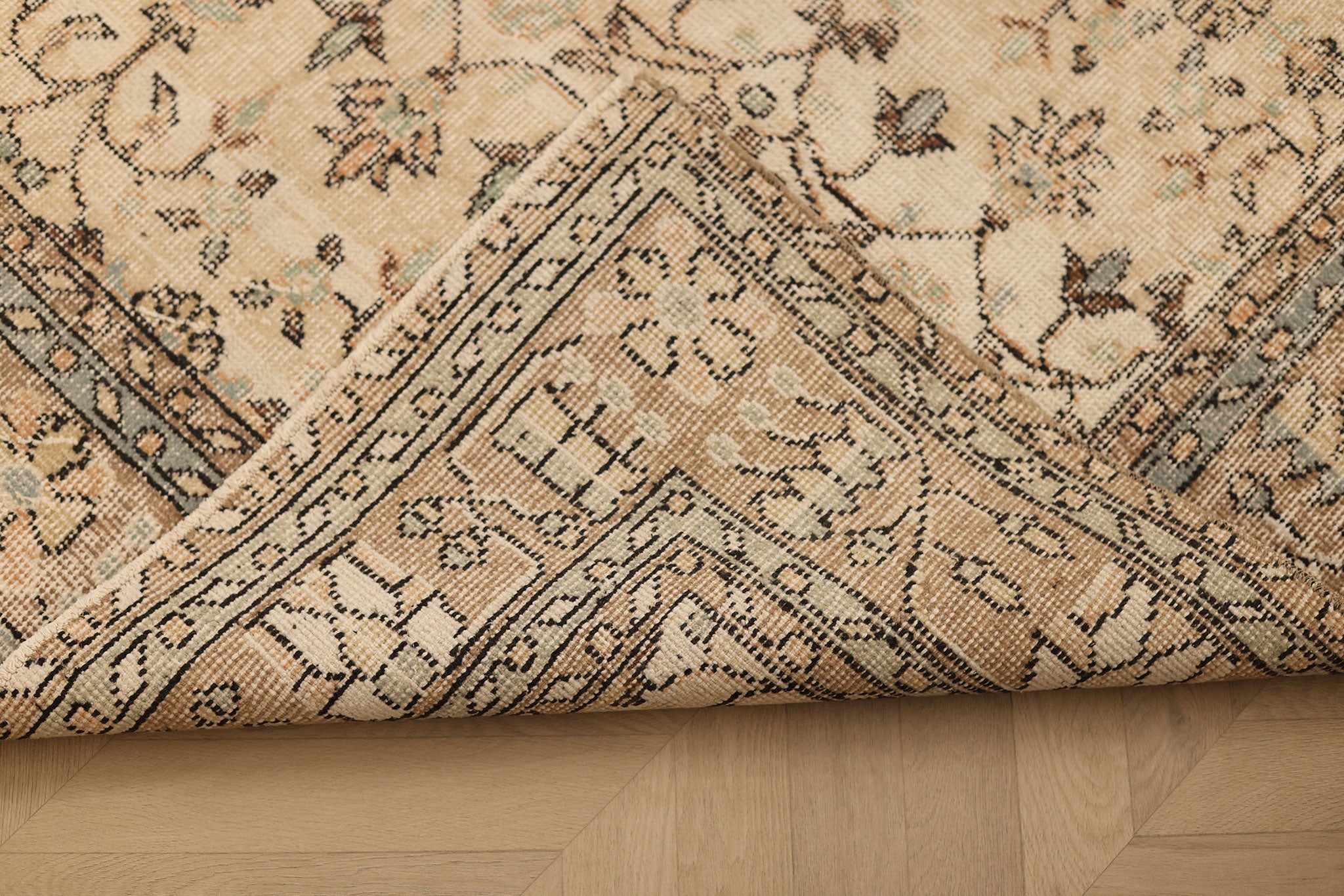 Vintage Isparta Turkish Area Rug 7x9 ft — Beige Floral