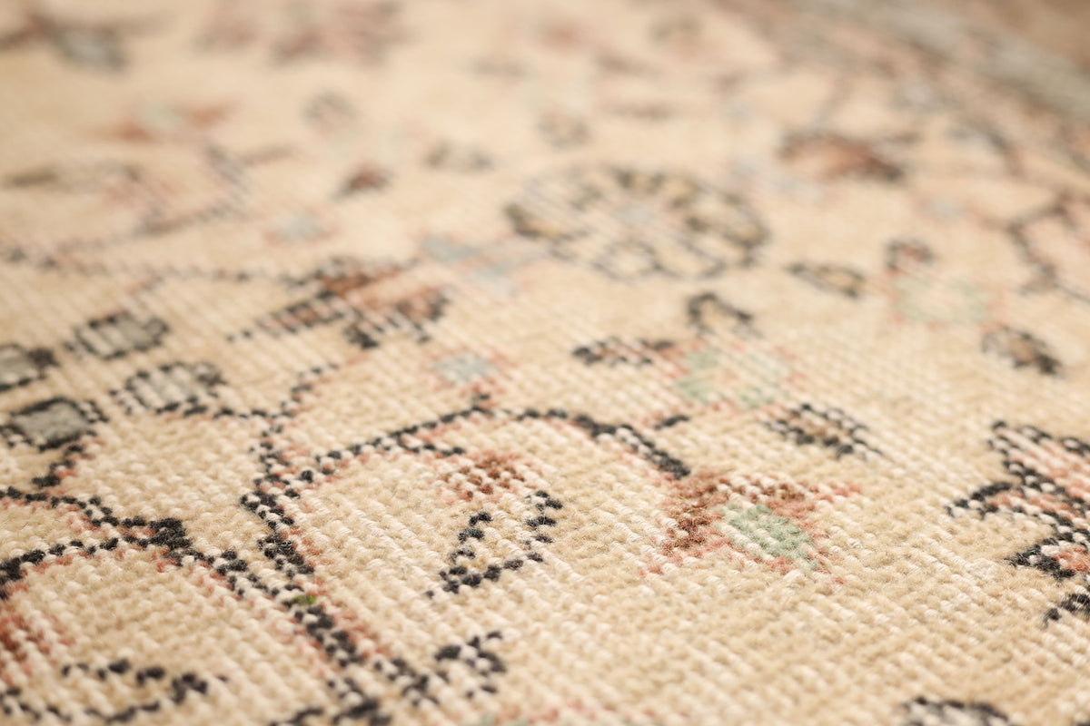 Vintage Isparta Turkish Area Rug 7x9 ft — Beige Floral